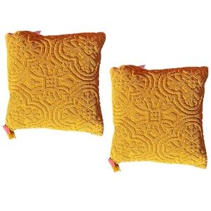 NWT  ✨2✨ 18” Arabesque Textured and Tasseled Toss Pillows Yellow/Gold- Opalhouse
